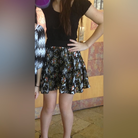 Gold and black Funky print Flare Sugarlips skirt. Size: XS - Picture 3 of 5